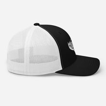 Load image into Gallery viewer, Dunnoutdoors Trucker Cap

