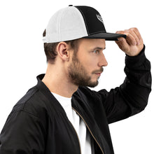 Load image into Gallery viewer, Dunnoutdoors Trucker Cap
